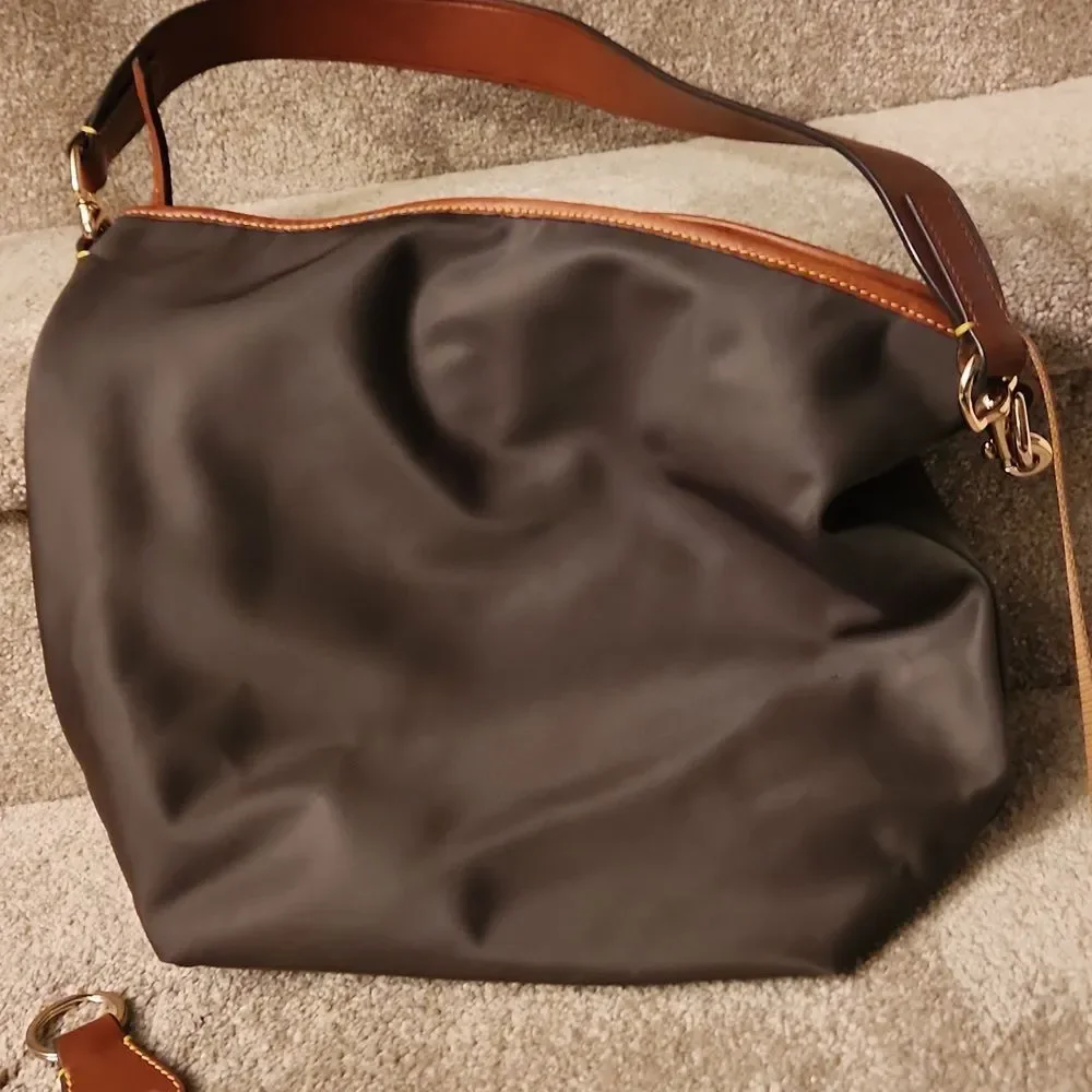 Dooney & Bourke 